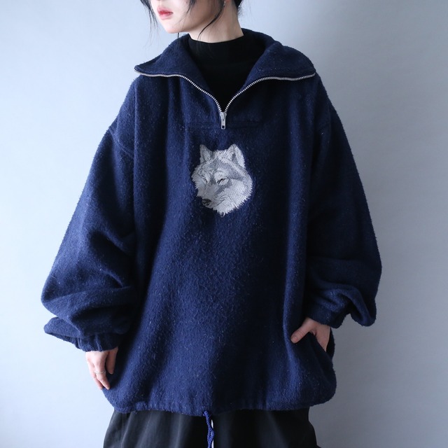 "狼×刺繍" over silhouette half-zip high-neck fleece pullover