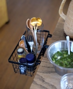 THE SIDE BASKET CLAMPER