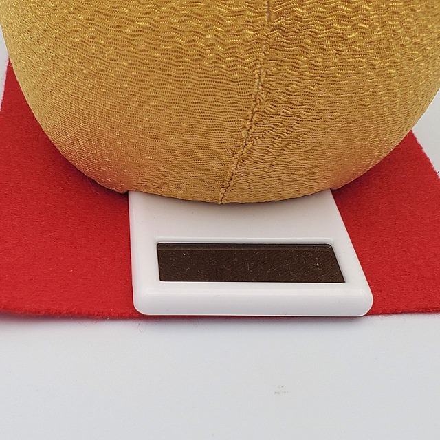 しっぽゆらゆら、ちりめんのソーラー親子猫(トラ)