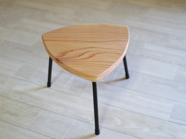 三角スツール【小】杉　アイアン　椅子