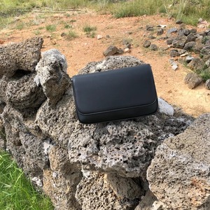 シンプルショルダーバッグ