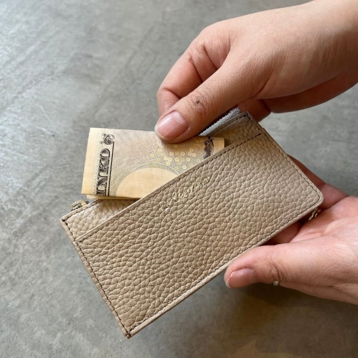 シュリンクレザー】本革スクエアフラグメントケース〈Leather Fragment