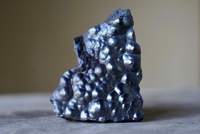 ヘマタイト (A)　赤鉄鉱　Hematite