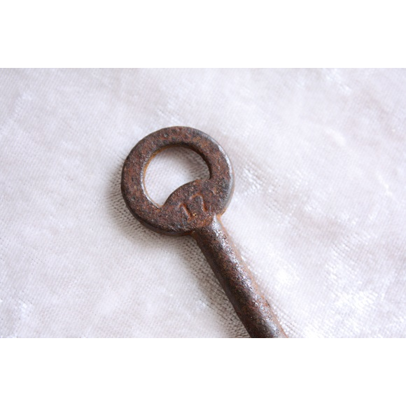 フランス 幸せのアンティークキー「17」 [c008] | shanachie