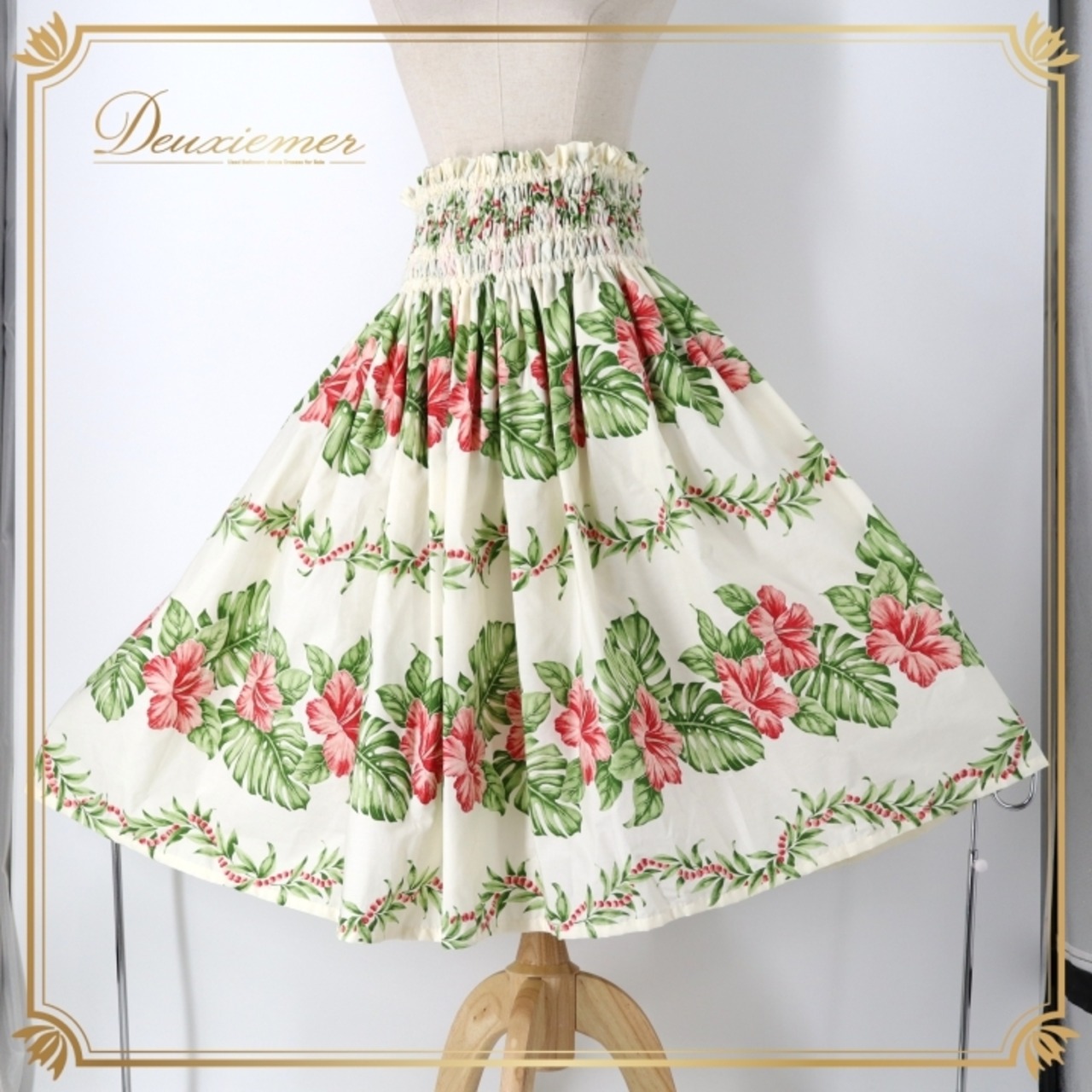 フラダンス 衣装 パウスカート ホワイト系 RHQuilt ハイビスカス柄 モンステラ柄 ハワイアンプリント アロハ フラ ダンス 白 緑 赤 シングル スカート フレア 華やか 鮮やか かわいい おしゃれ レッスン 練習 リゾート カジュアル