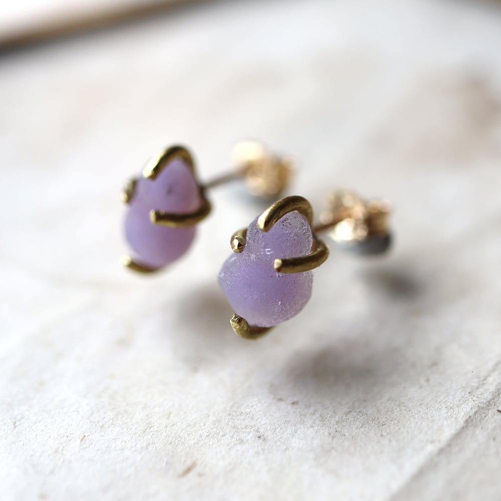 双子グレープカルセドニーのピアス | witch:天然石原石の