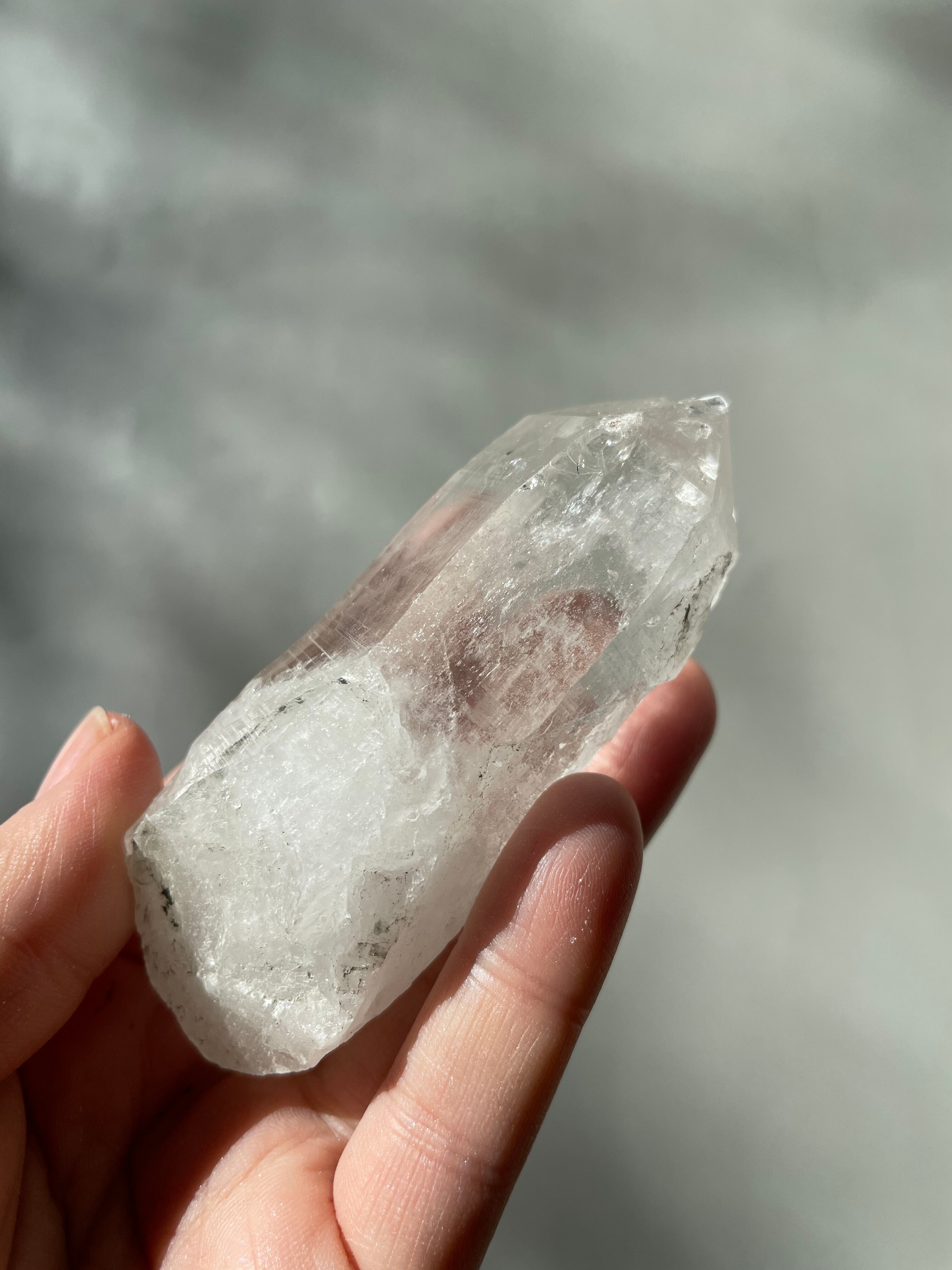 パキスタン　ギルギット　スカルドゥ産　ヒマラヤ水晶　DT 虹　セルフフィード