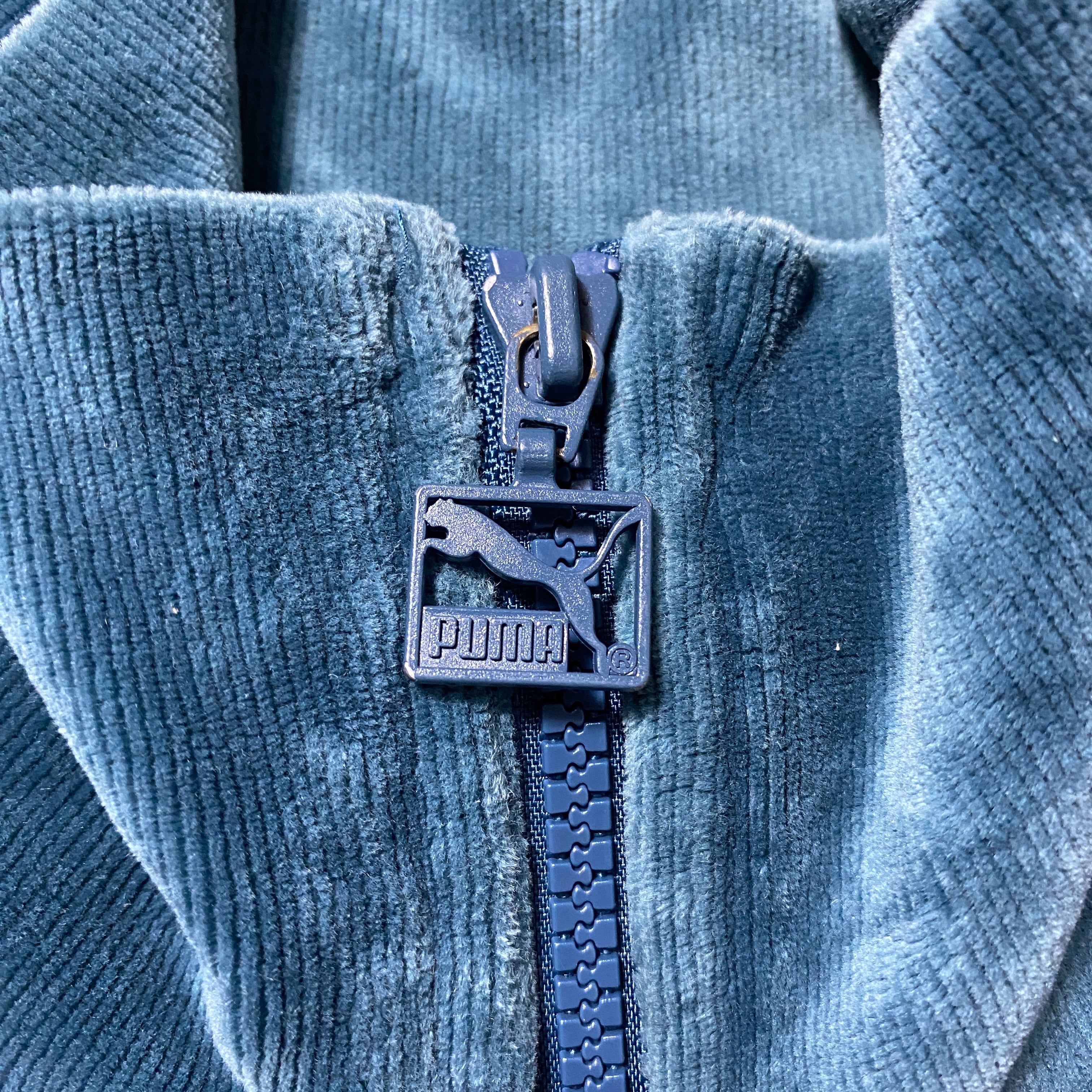 ベロア生地】PUMA プーマ 刺繍ワンポイント ネイビー ベロア ジャージ