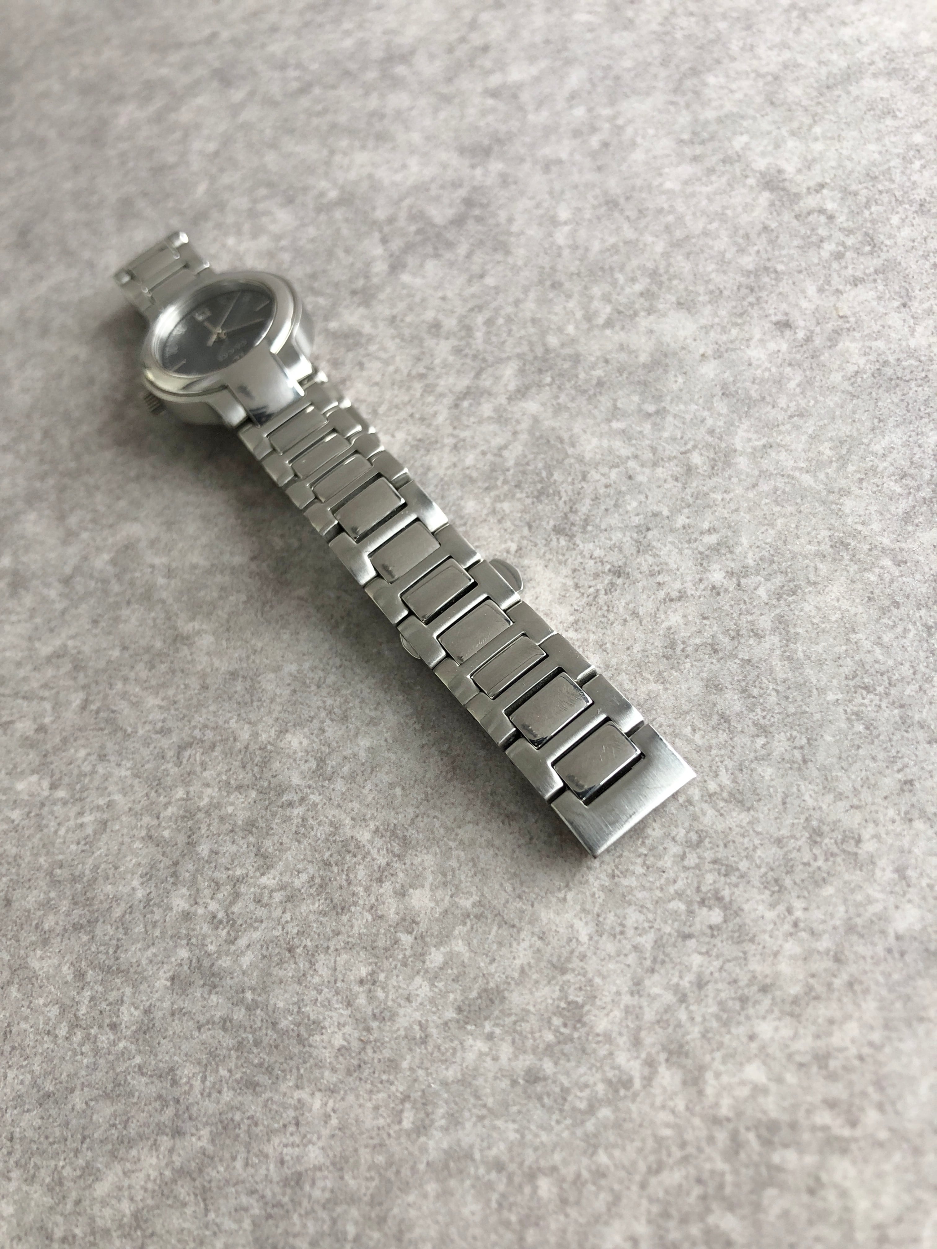 GUCCI グッチ 腕時計 シルバー ステンレススチール クウォーツ 8900L