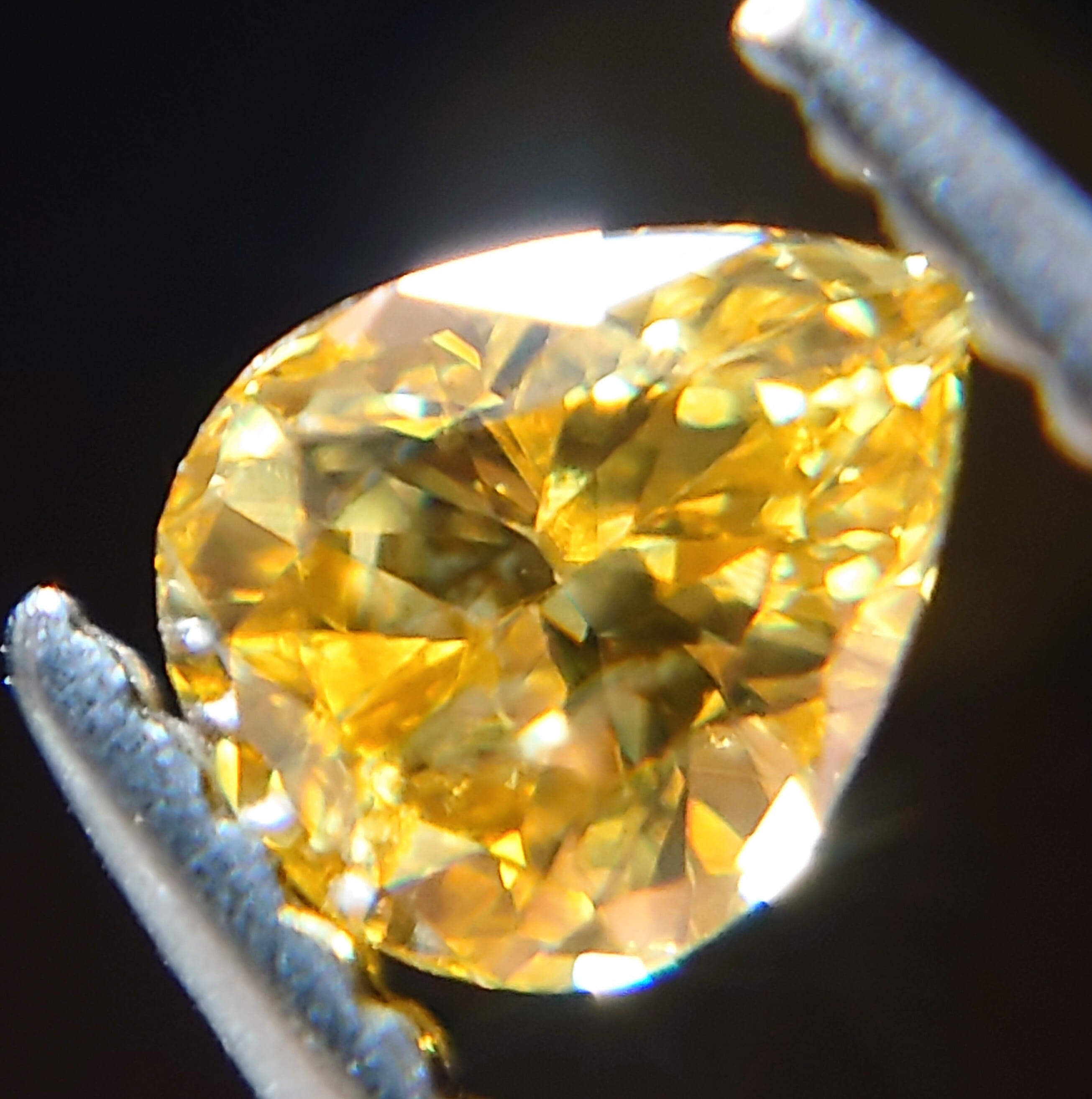 Fancy Deep Brownish Yellow 0.161ct 天然イエローダイヤモンドルース