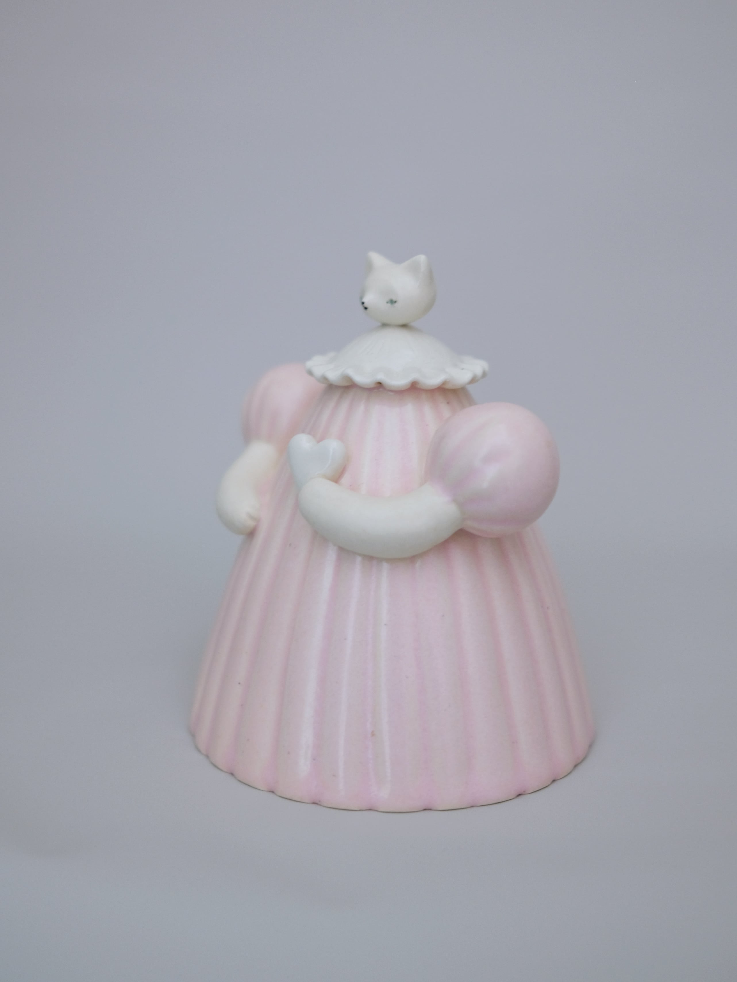 ハートを持つねこ