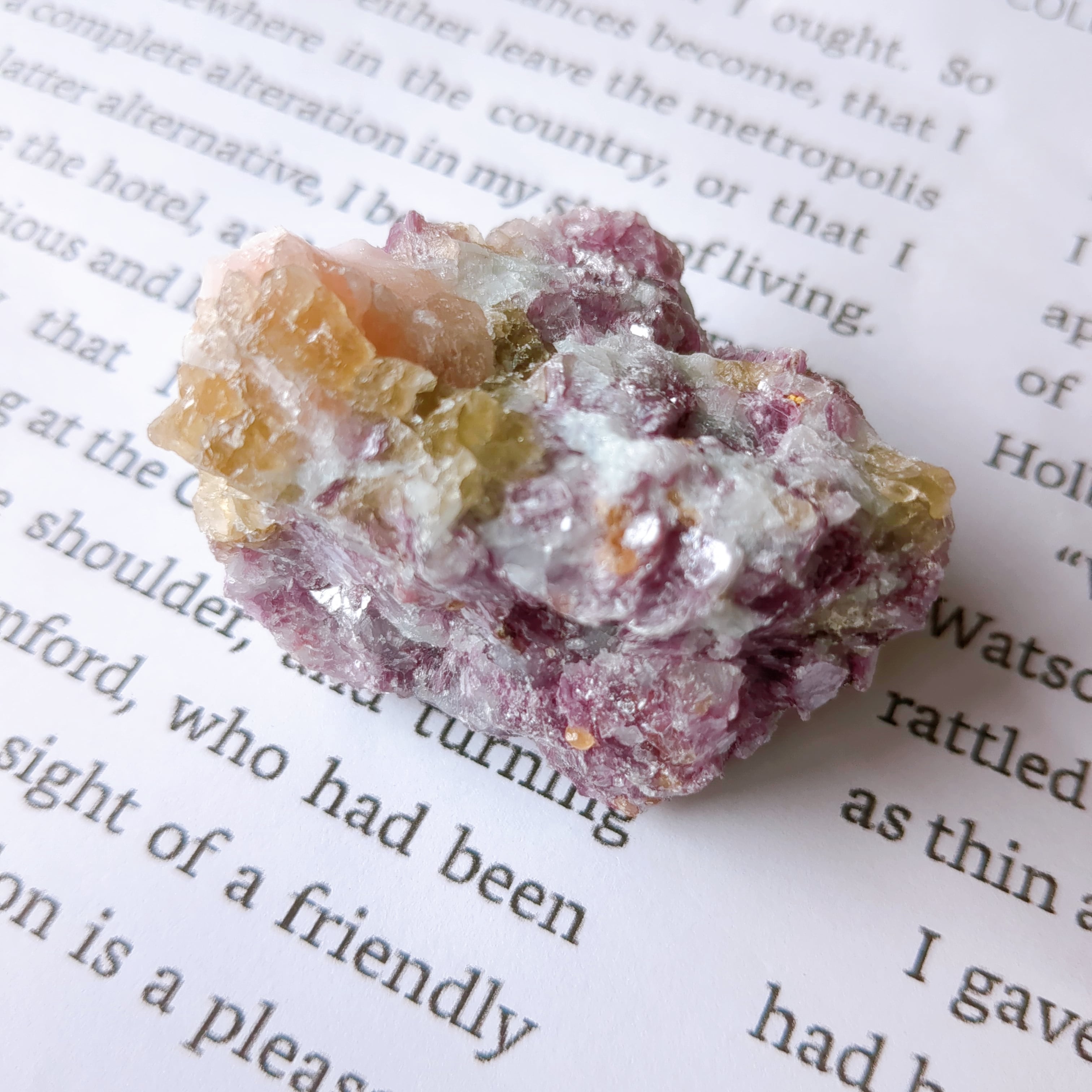 パープルピンクマイカスフィア原石クラスター