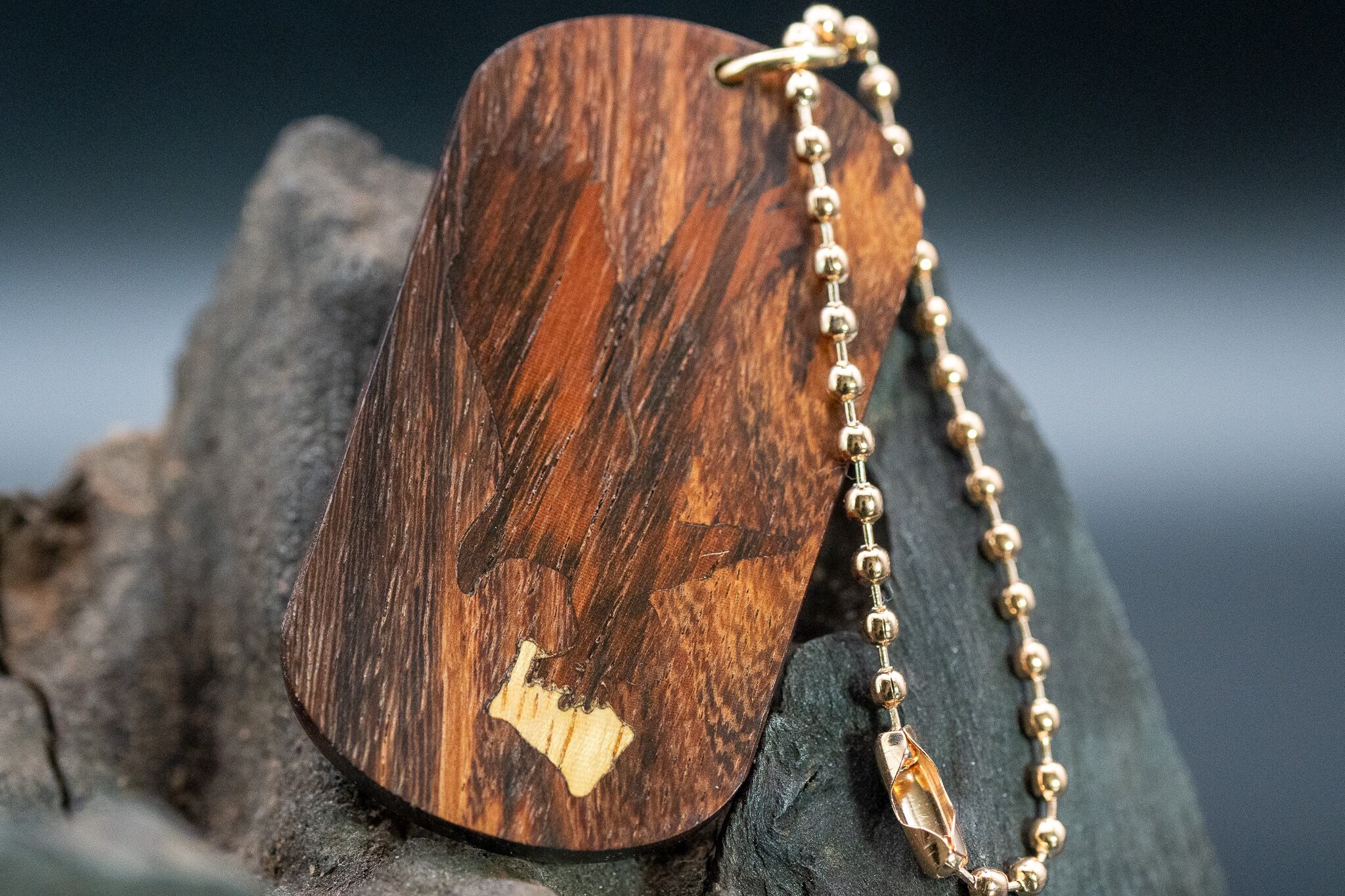 【高級家具のシンボル】 インドローズウッド ドッグタグ 象嵌 トンビと油揚げ