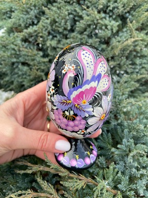 ペトリキフカ塗り　プィサンカ・スタンド付き（イースター・エッグ）13cm（ホメンコ作）