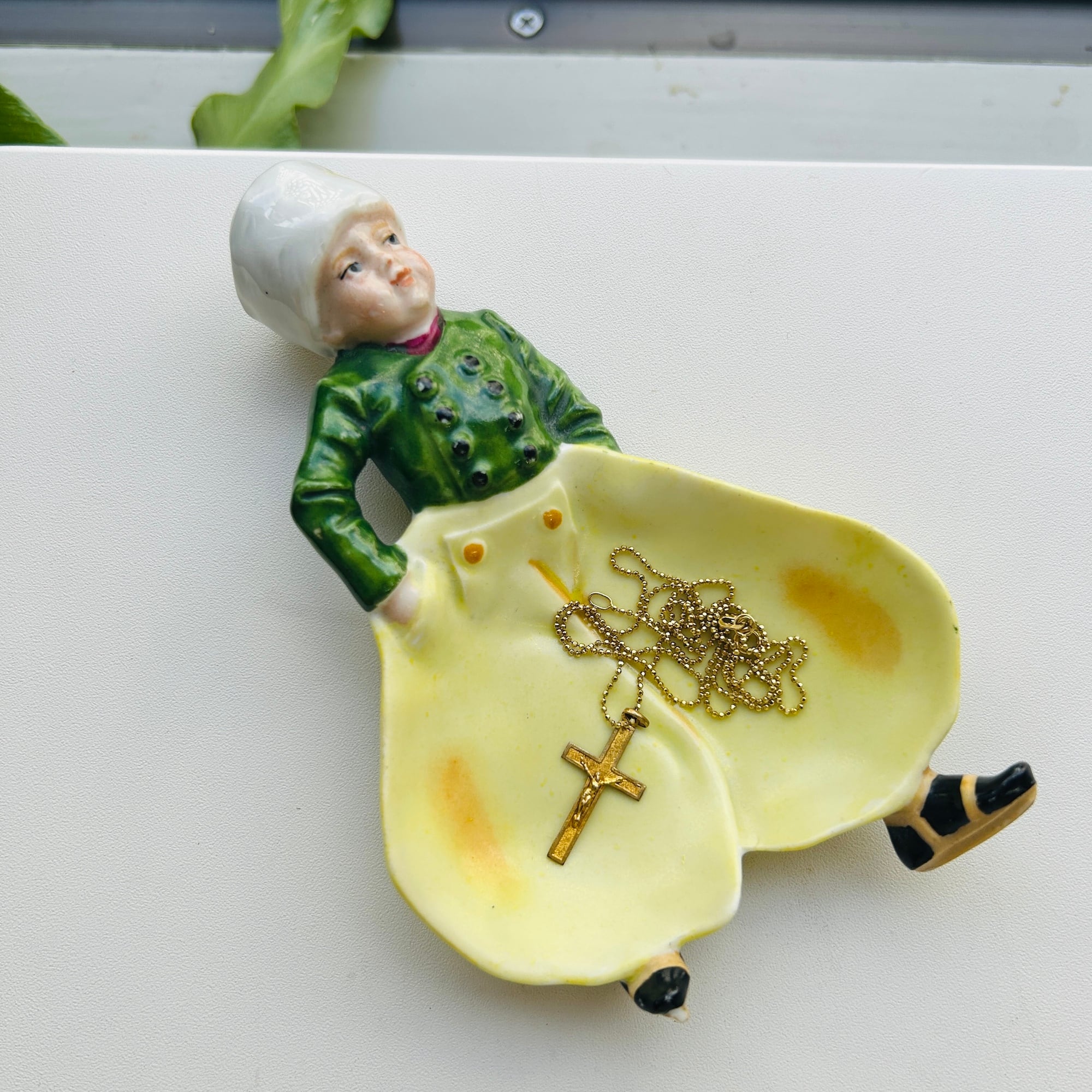 アラビアンBOY フィギュリン小皿・ジュエリートレイ | Milo Antiques