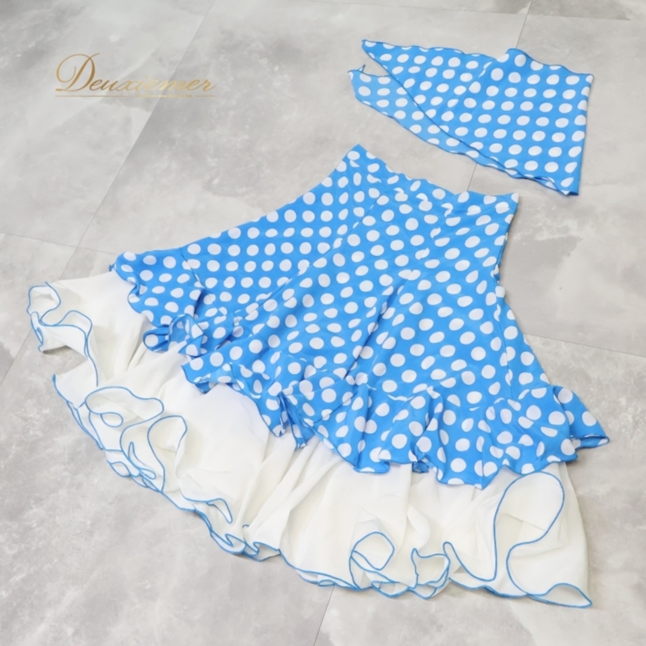 フラメンコ 衣装 ファルダ スカート シージョ 水玉 フリル ボランテ ドット 水色 白 かわいい ダンス パーティ 発表会 舞台 ステージ ホワイト系 ブルー系 子供用 おしゃれ コスチューム フレア かわいらしい フォーマル ステージ衣装 パフォーマンス