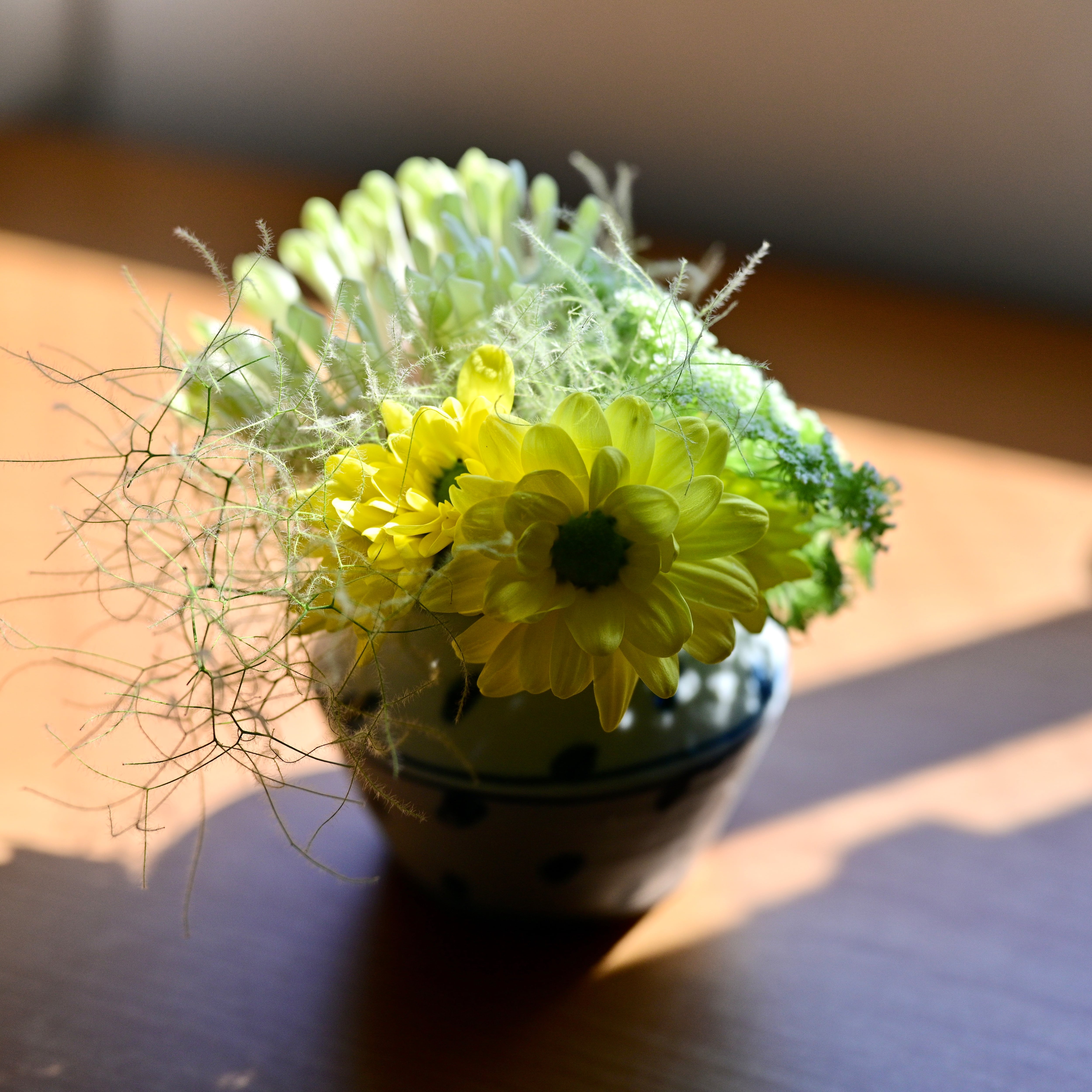 作家物　花瓶　花入 村田菜穂美作 染付花入 / Nahomi Murata Sometsuke Flower Vase