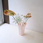 ベビーピンクの花瓶
