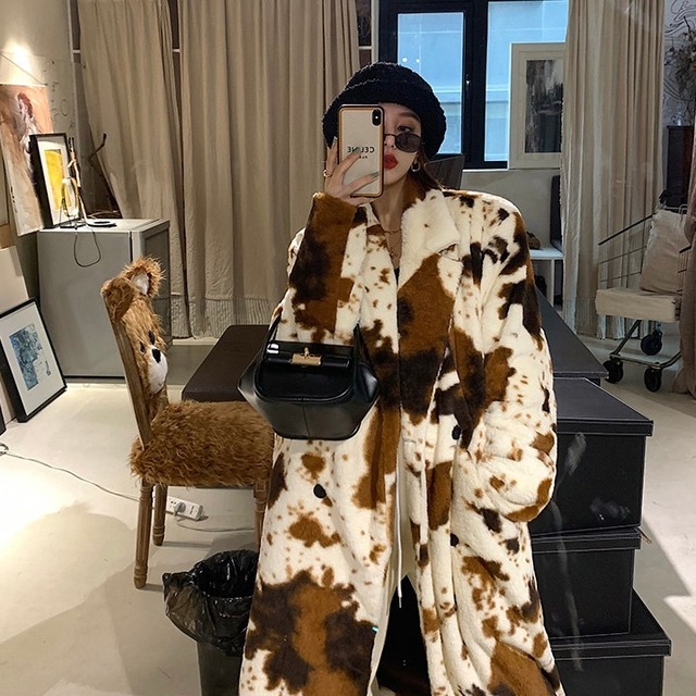 【即納】brown cow design long coat