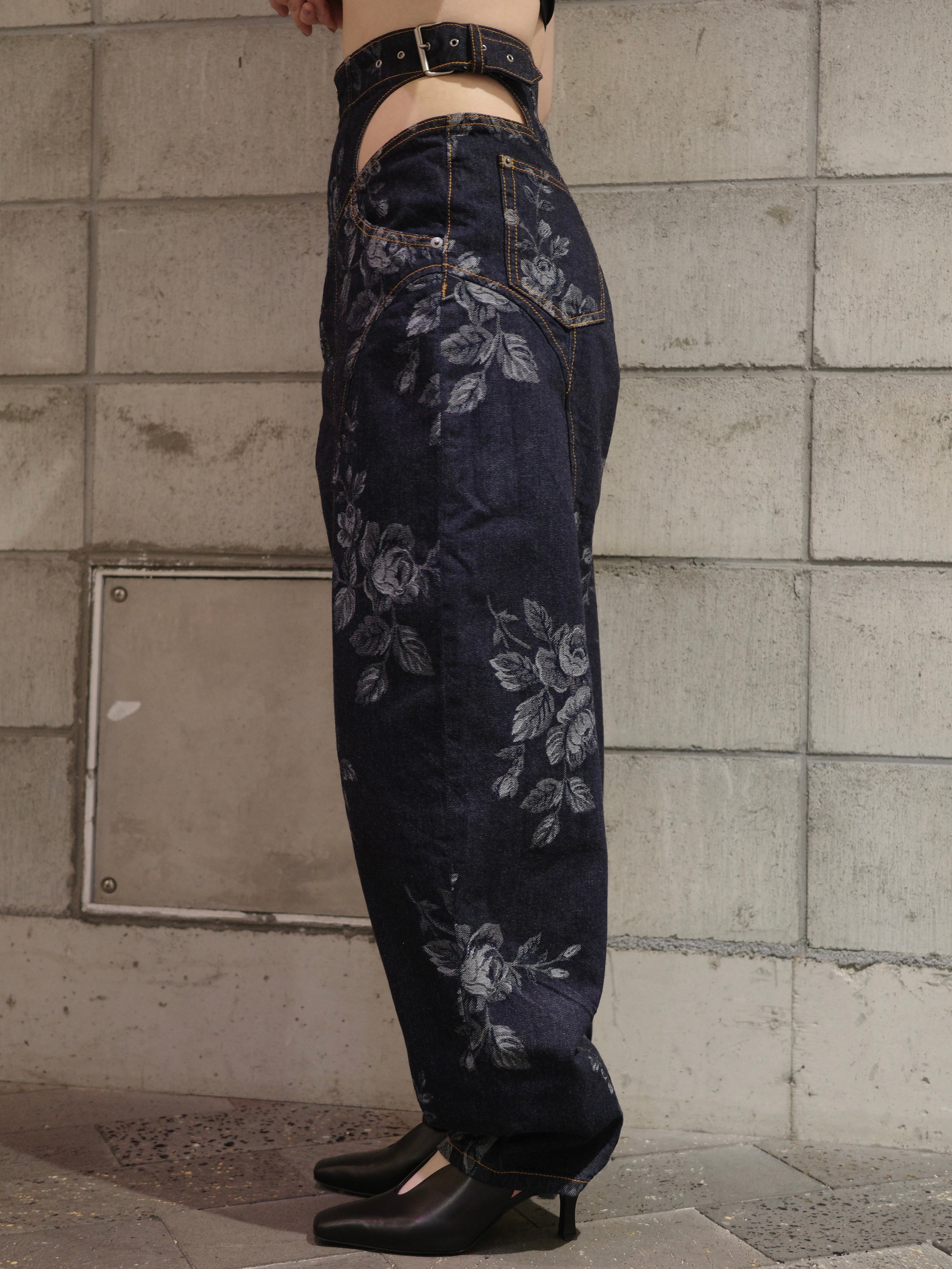 25SS】FETICO フェティコ /ROSE DENIM HIGH-WAIST JEANS 25SS】FETICO フェティコ /ROSE DENIM HIGH-WAIST JEANS