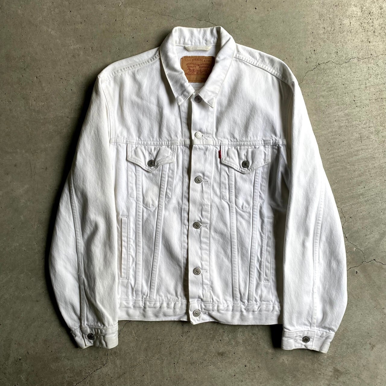 90年代 チュニジア製 Levi S ユーロリーバイス ホワイトデニムジャケット メンズm 古着 90s ヴィンテージ ビンテージ トラッカージャケット 白 デニムジャケット Ws22 15 23al15 Cave 古着屋 公式 古着通販サイト