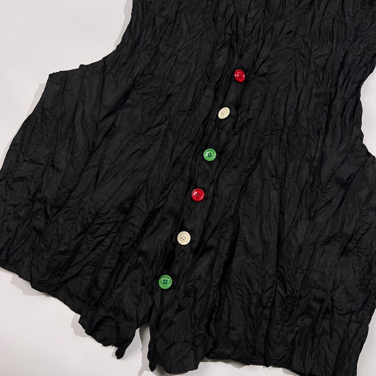 希少 レア ISSEY MIYAKE MEN イッセイミヤケ メン シワ加工 カラフルボタン ジレ ベスト サイズ M /ブラック/ビンテージ