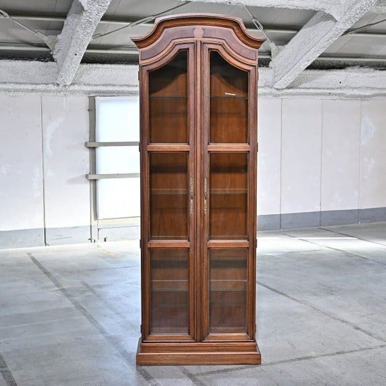 ★ アメリカ DREXELHERITAGE 65万「Francesca」キュリオキャビネット マホガニー材 飾り棚 リビング ドレクセルヘリテイジ フランチェスカ【 中古家具/中古インテリア/USED家具ユーズド家具/リサイクル】