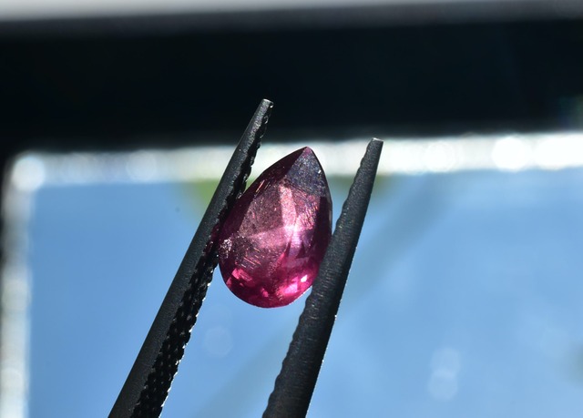 ロードライトガーネット ドロップ型ルース　rhod006