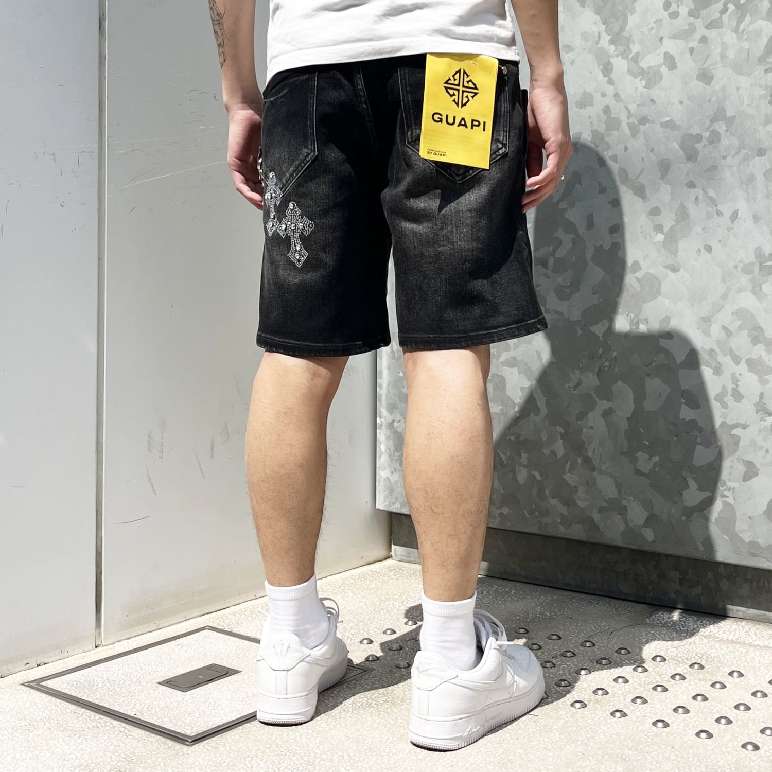 GUAPI / FADED CROSS DENIM SHORTS | HOLICK