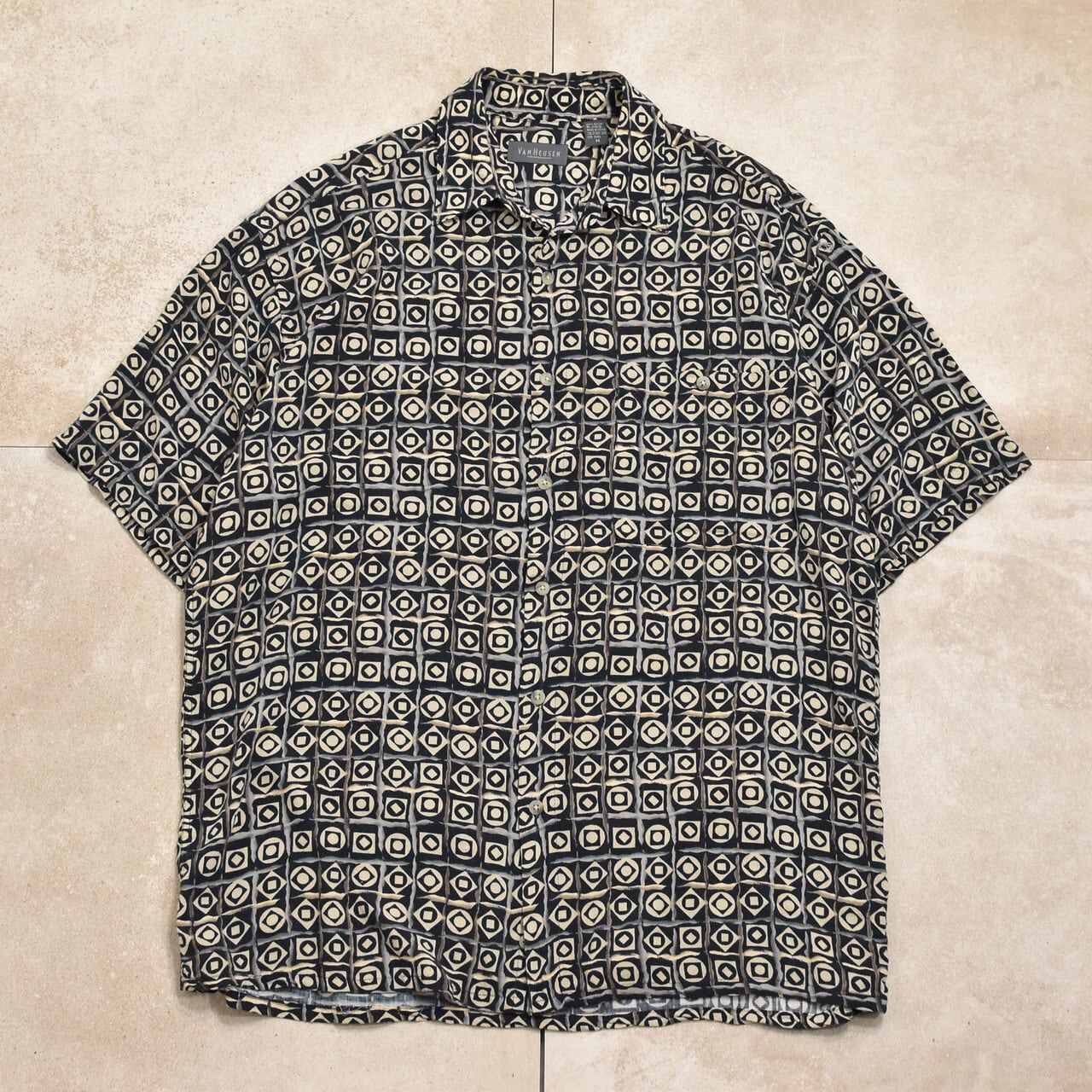 90s VAN HEUSEN rayon shirt | 古着屋 grin days memory 【公式 90s VAN HEUSEN rayon shirt | 古着屋 grin days memory 【公式