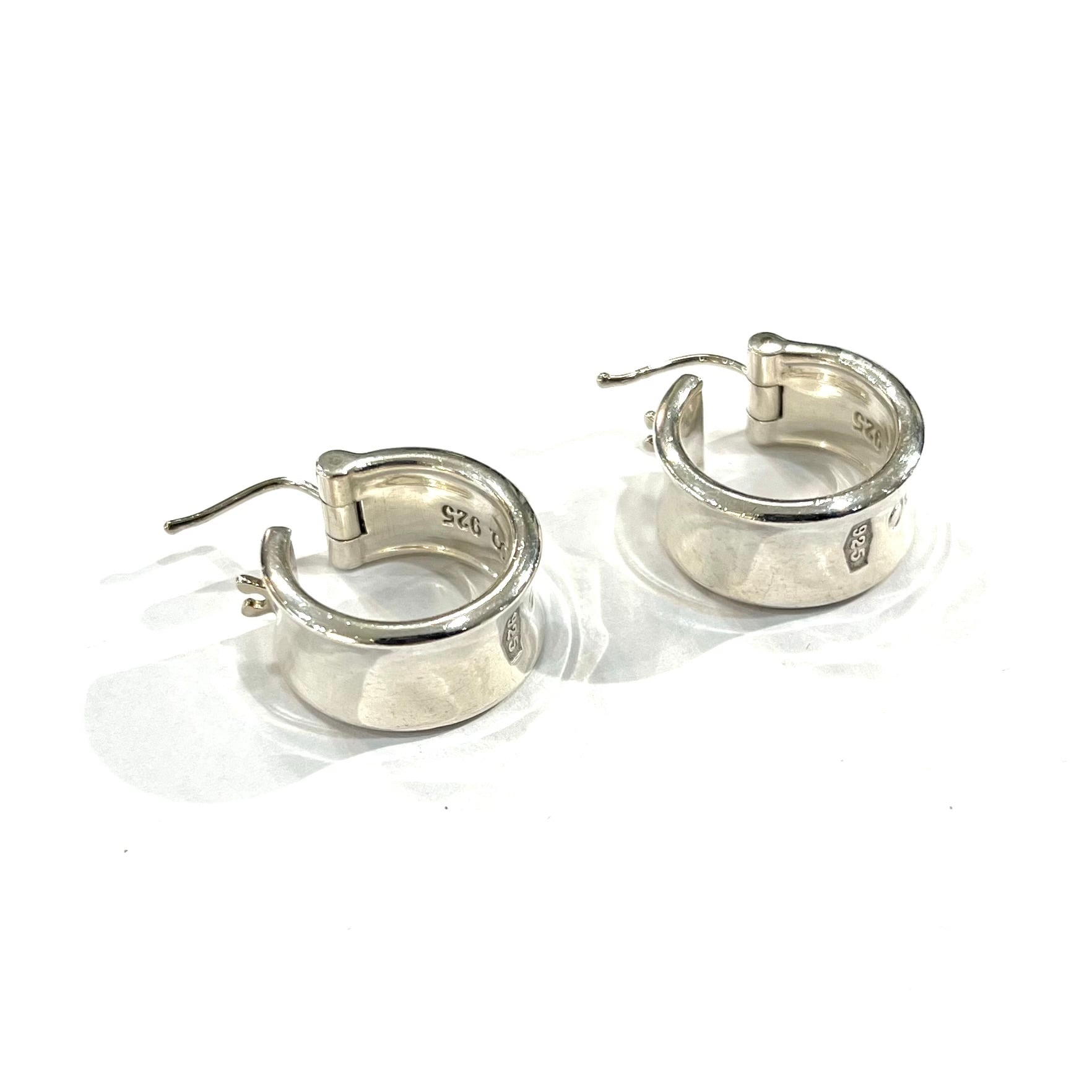 希少【TIFFANY&CO.】【ピアス】2635 T&CO SV925／1997刻印／重厚感ある