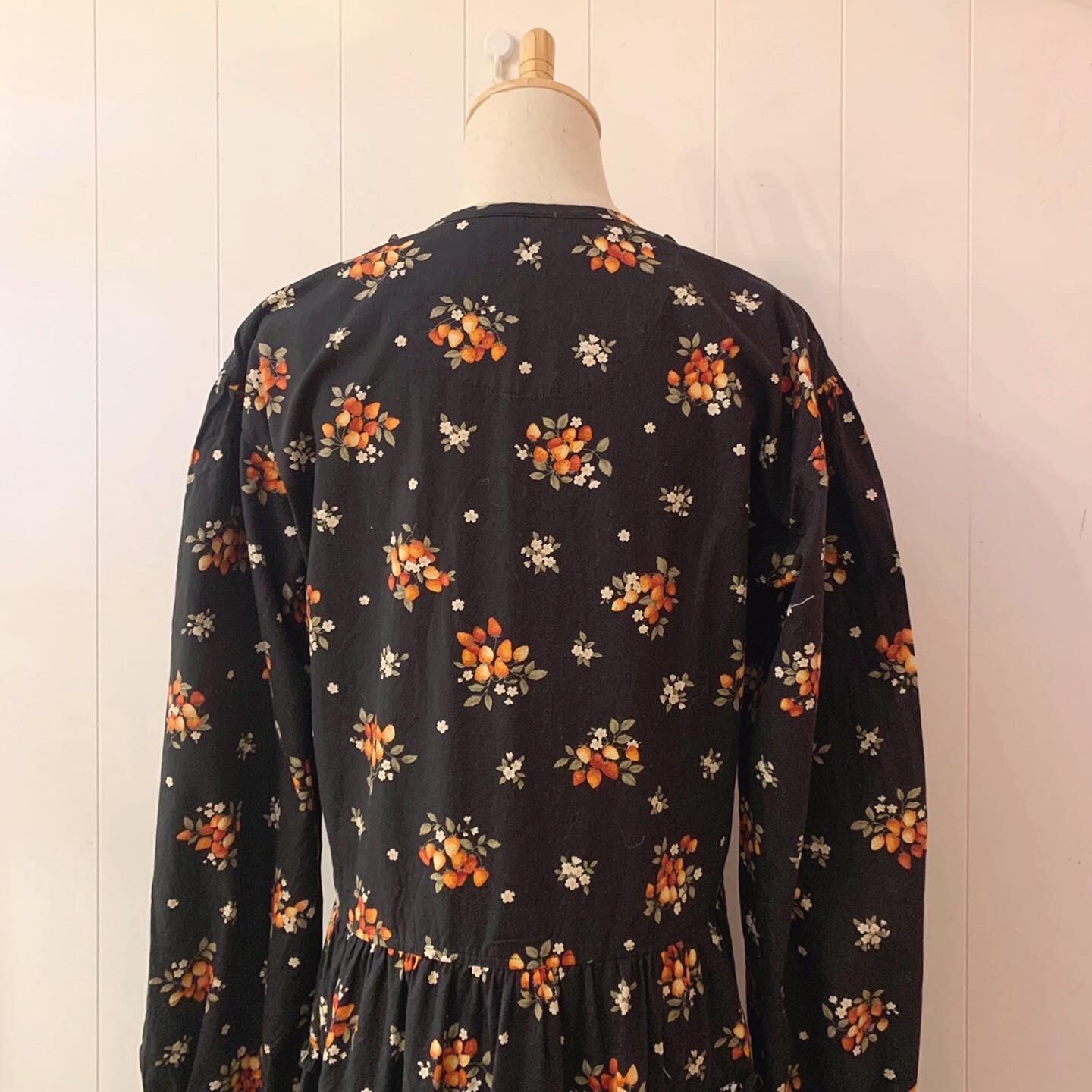 strawberry frill ribbon black one-piece