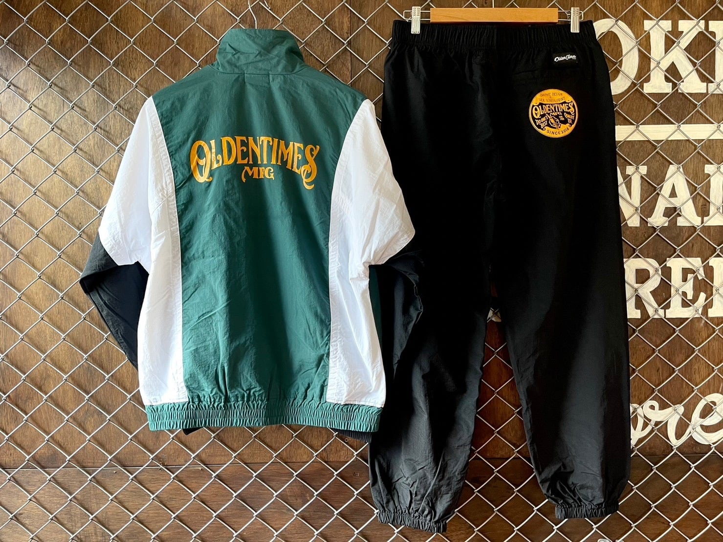 新作/セットアップ】NYLON TRACK JACKET&LONG PANTS SET UP