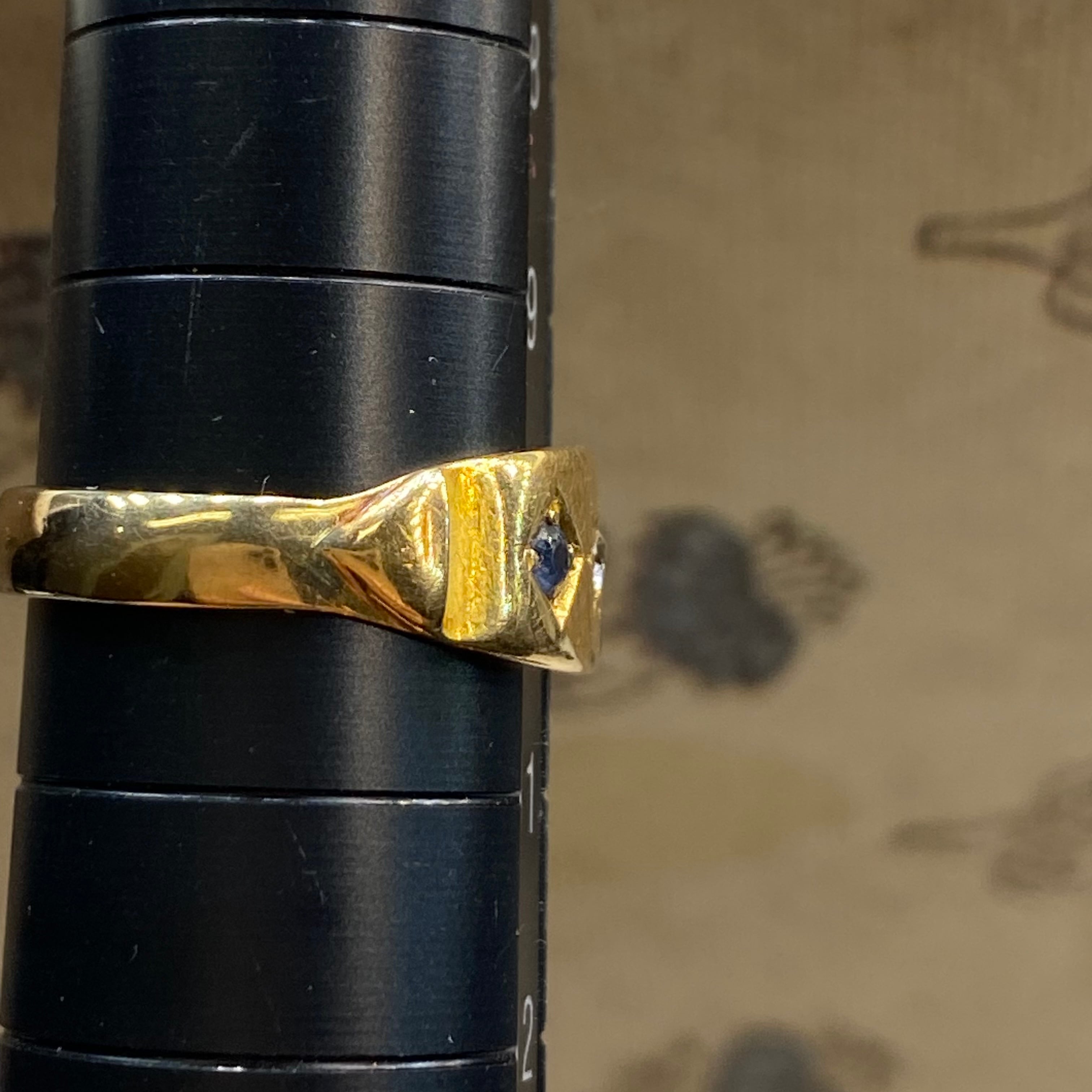 イギリス K18アンティーク ジプシーリング ブルーサファイア