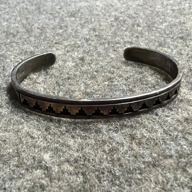 HOPI 14K SILVER BANGLE