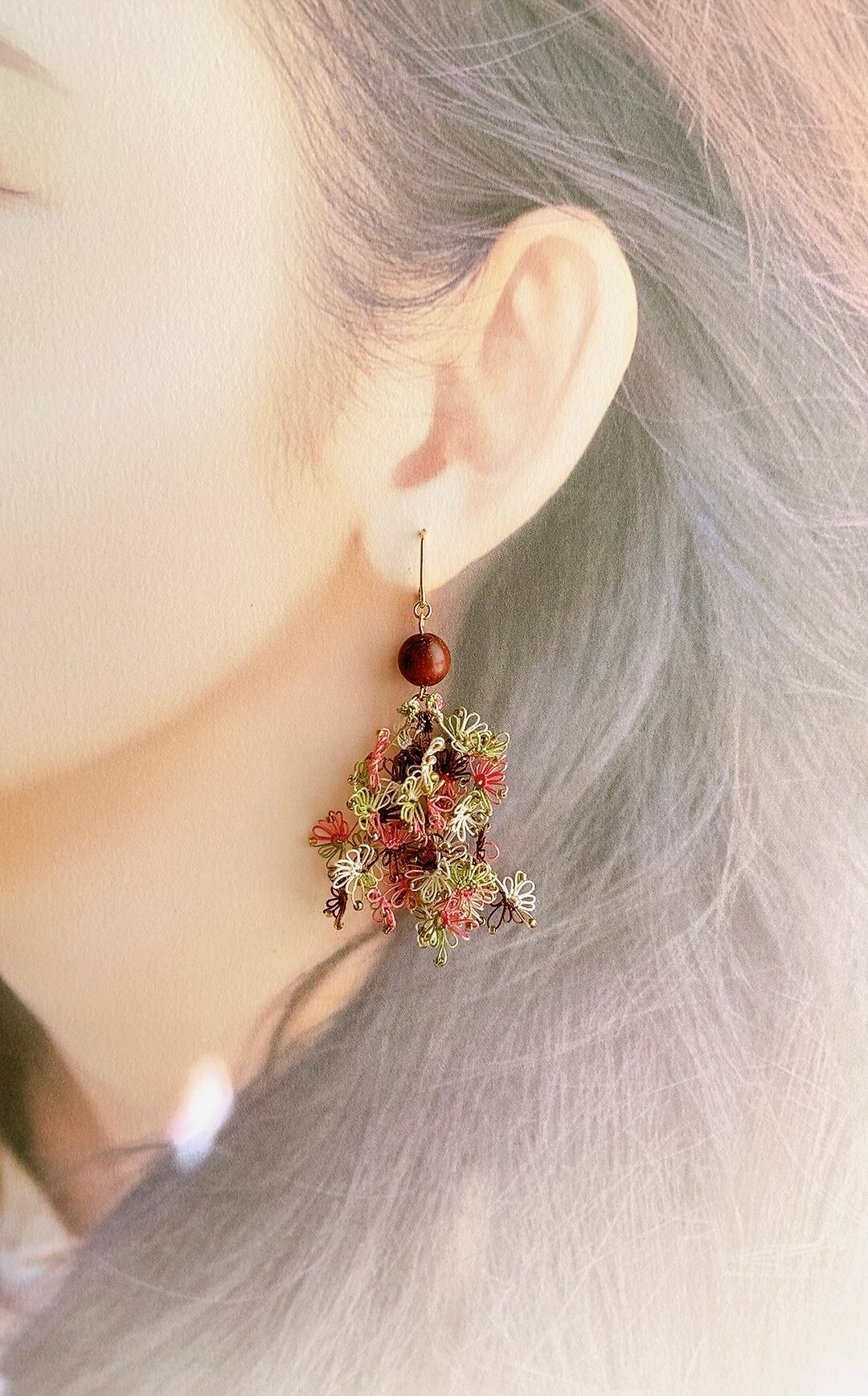 207 ブローチシリーズクリアビジュー鳥さん✨ ピアスorイヤリング 75