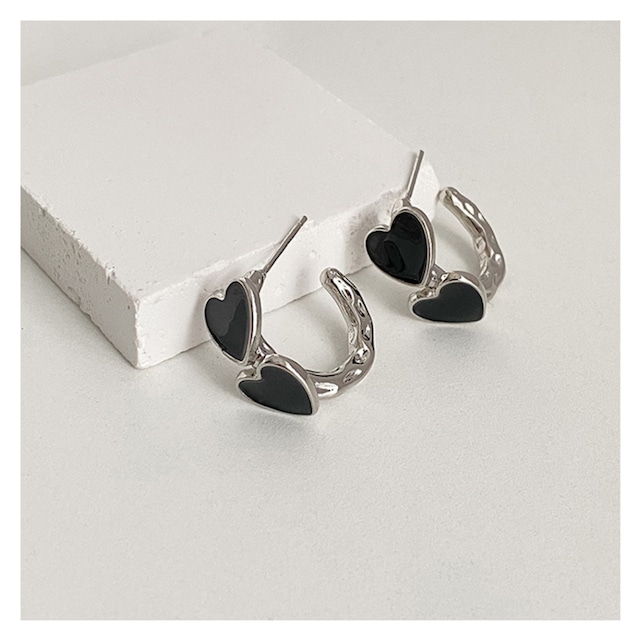 dark sweet cool black earrings