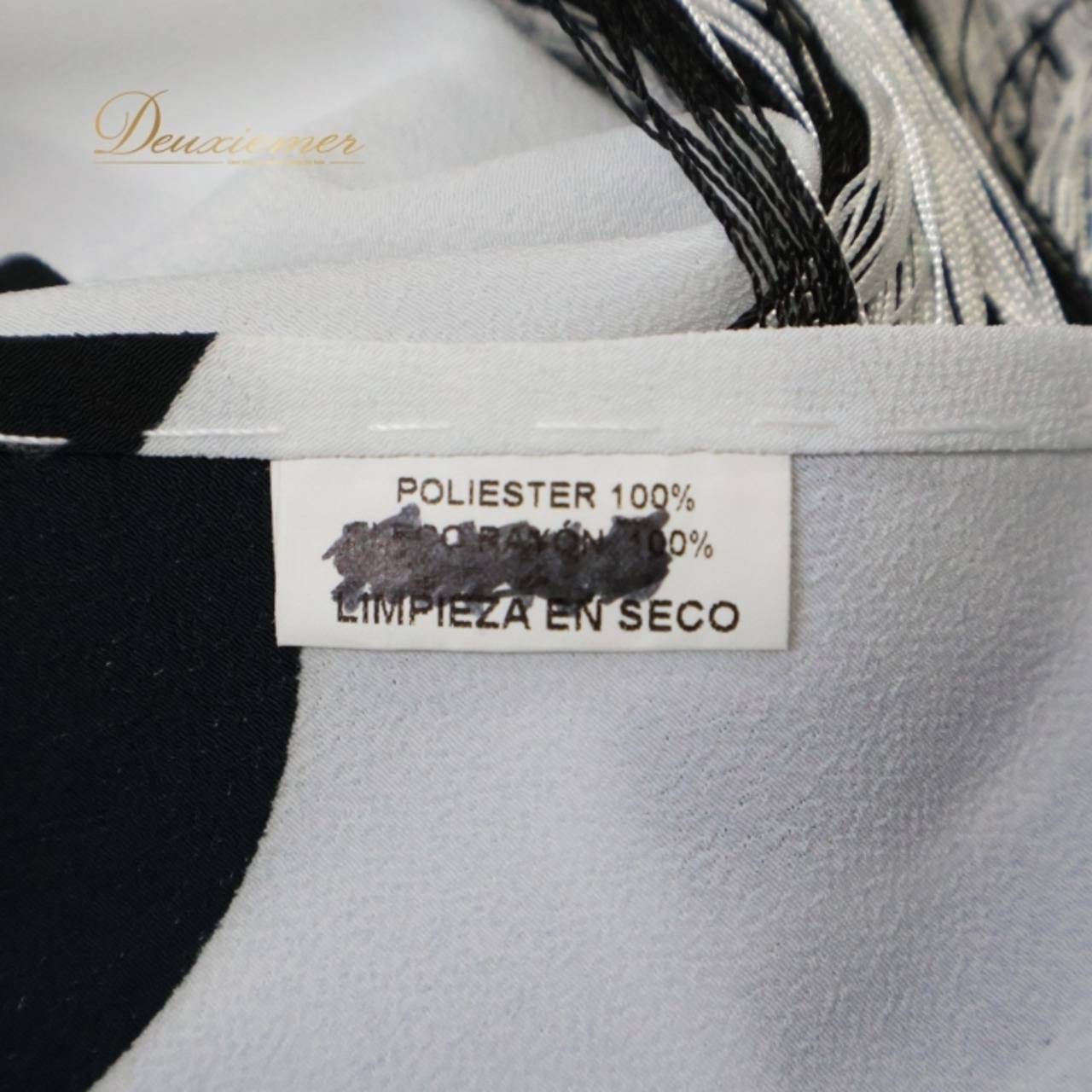 フラメンコ 衣装 シージョ ピキージョ 小物 ホワイト系 白 ブラック系 水玉模様 柄 アクセサリー 三角形 トライアングル フレコ ダンス イベント フラメンコ衣装 大きな水玉模様 練習 舞台 発表会 イベント用 おしゃれ デザイン フリンジ付き