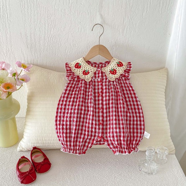 【BABY】ストロベリー刺繍チェック柄レース襟ロンパース - 4