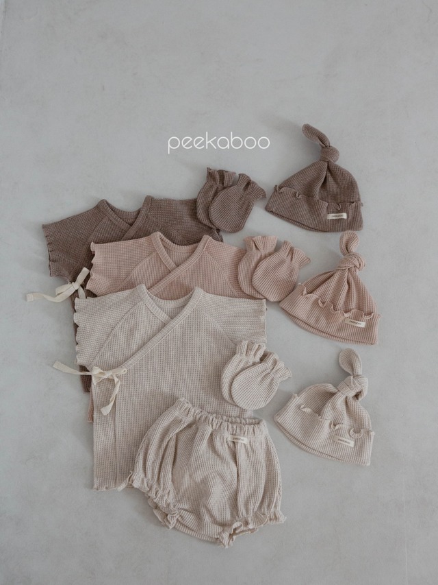 peekaboo  / yes newborn set