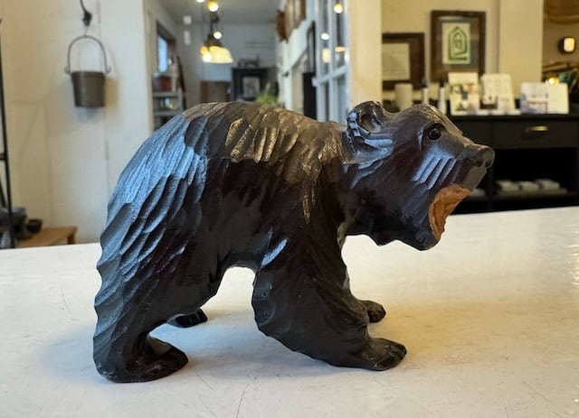 熊　彫刻 上西捷敏 スキー熊 #1 | 木彫りの熊 | inoya | Basic Life Store