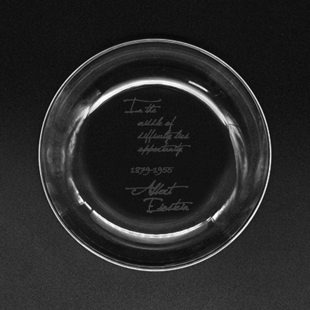 ガラス皿 15cm アインシュタイン名言 困難の中に機会はある