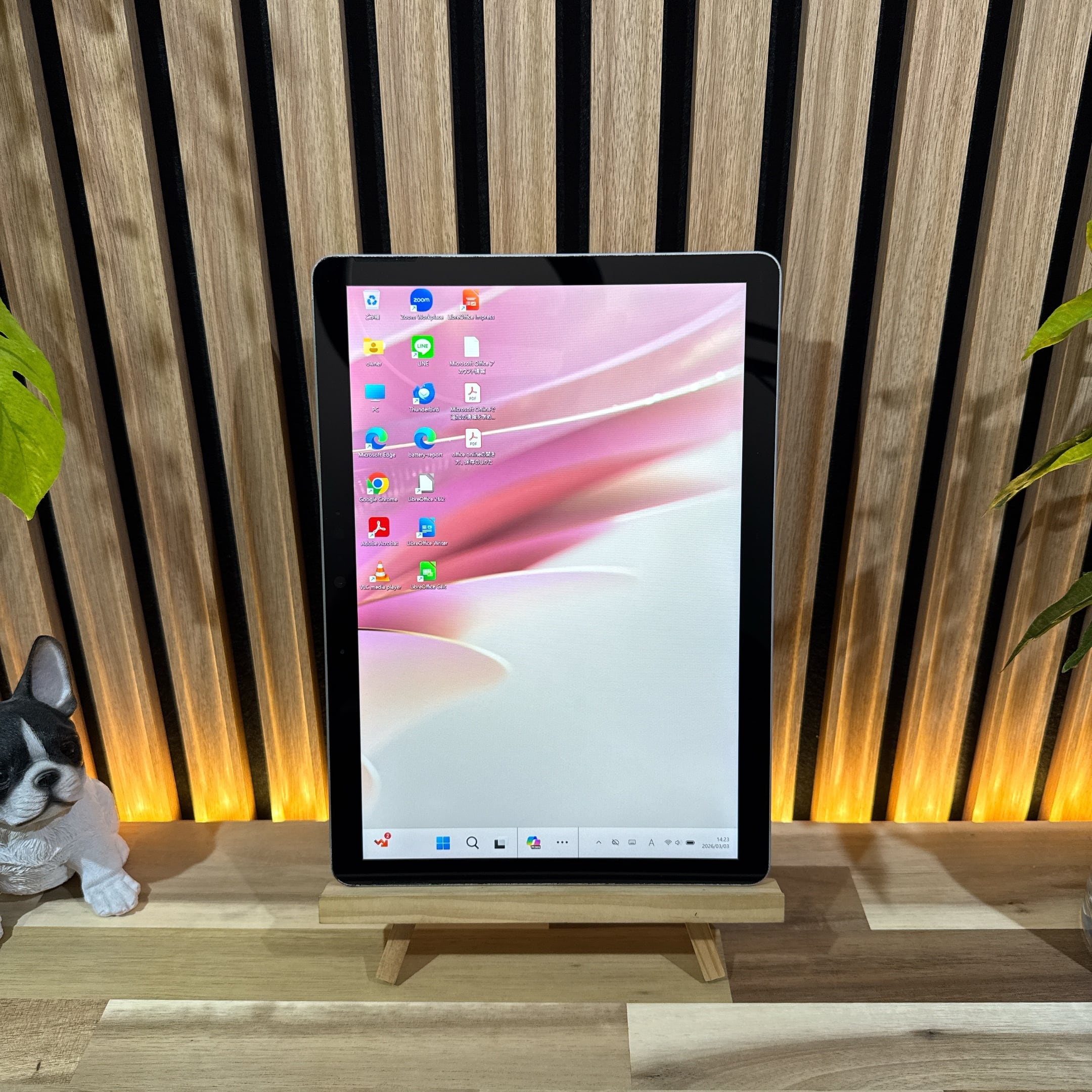 希少レッド2in1モデル‼️Surface Go 2☘タッチパネル☘ノートパソコン 公式ショップ限定価格❣️/ 希少レッド《2in1モデル》Surface Go 2