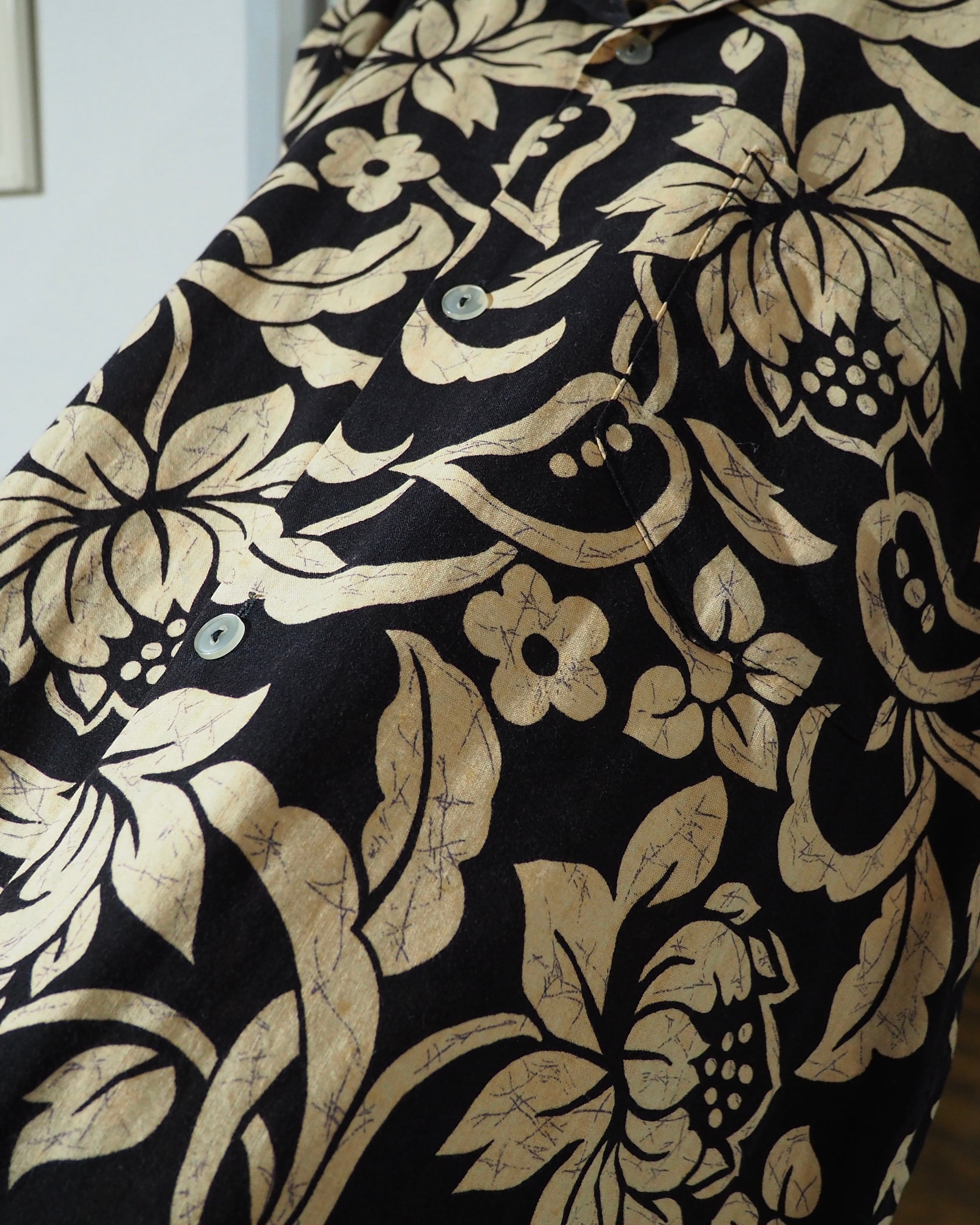 1980 - 90s Beautiful Botanical Flower All Over Pattern Vintage Open Collar SS Shirt