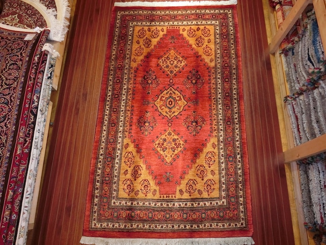 ペルシャ絨毯　手織り シラーズ産　セミアンティーク【リビングサイズ】1578