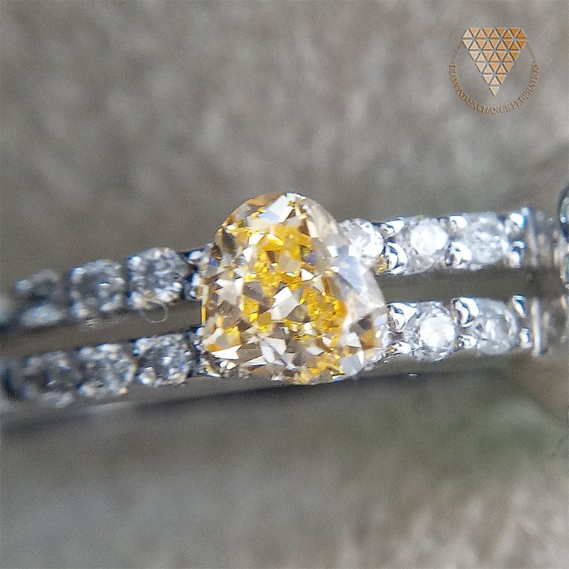 0.122 ct Fancy Orange Yellow SI1 天然 オレンジ イエロー