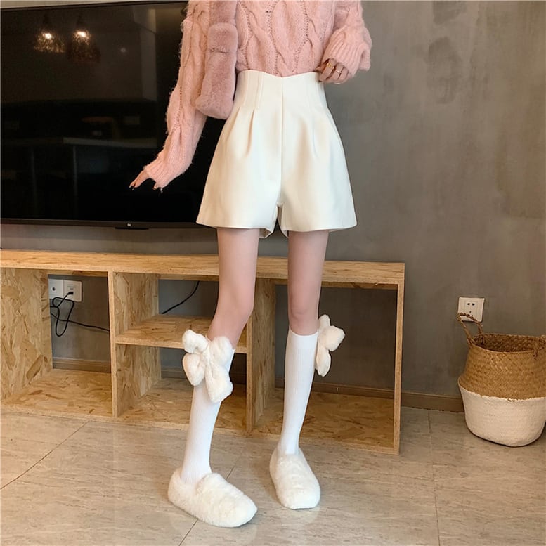 2color レディース ハイウエストショートフレアパンツ ボトムス パンツ ショートパンツ フレアパンツ ハイウエスト タックパンツ ショート丈  フェミニン ライトベージュ ブラック 黒 大人可愛い きれいめ 上品 エレガント フォーマル ガーリー マニッシュ ルーズ キュート ...