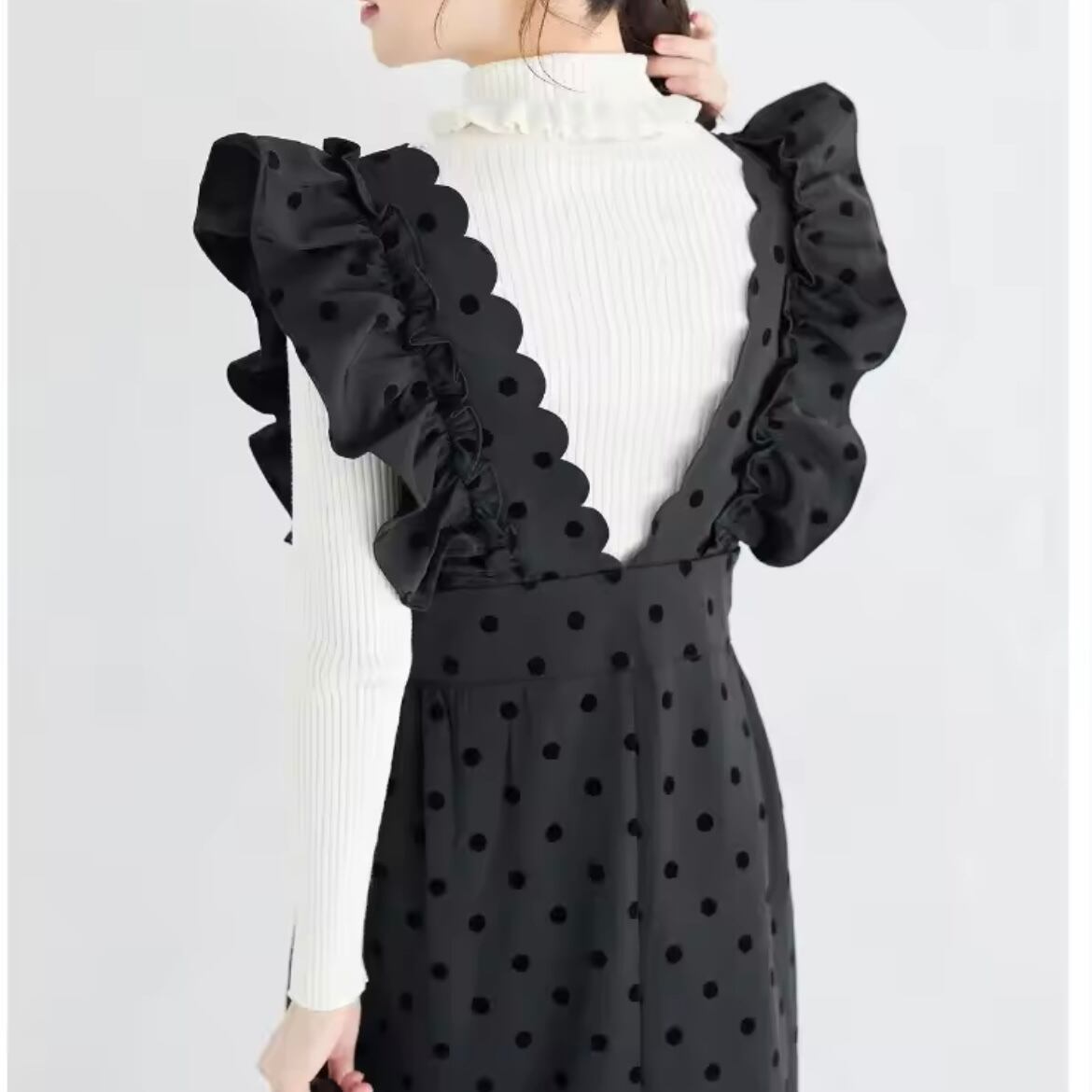 スカラップフリルジャンパースカート