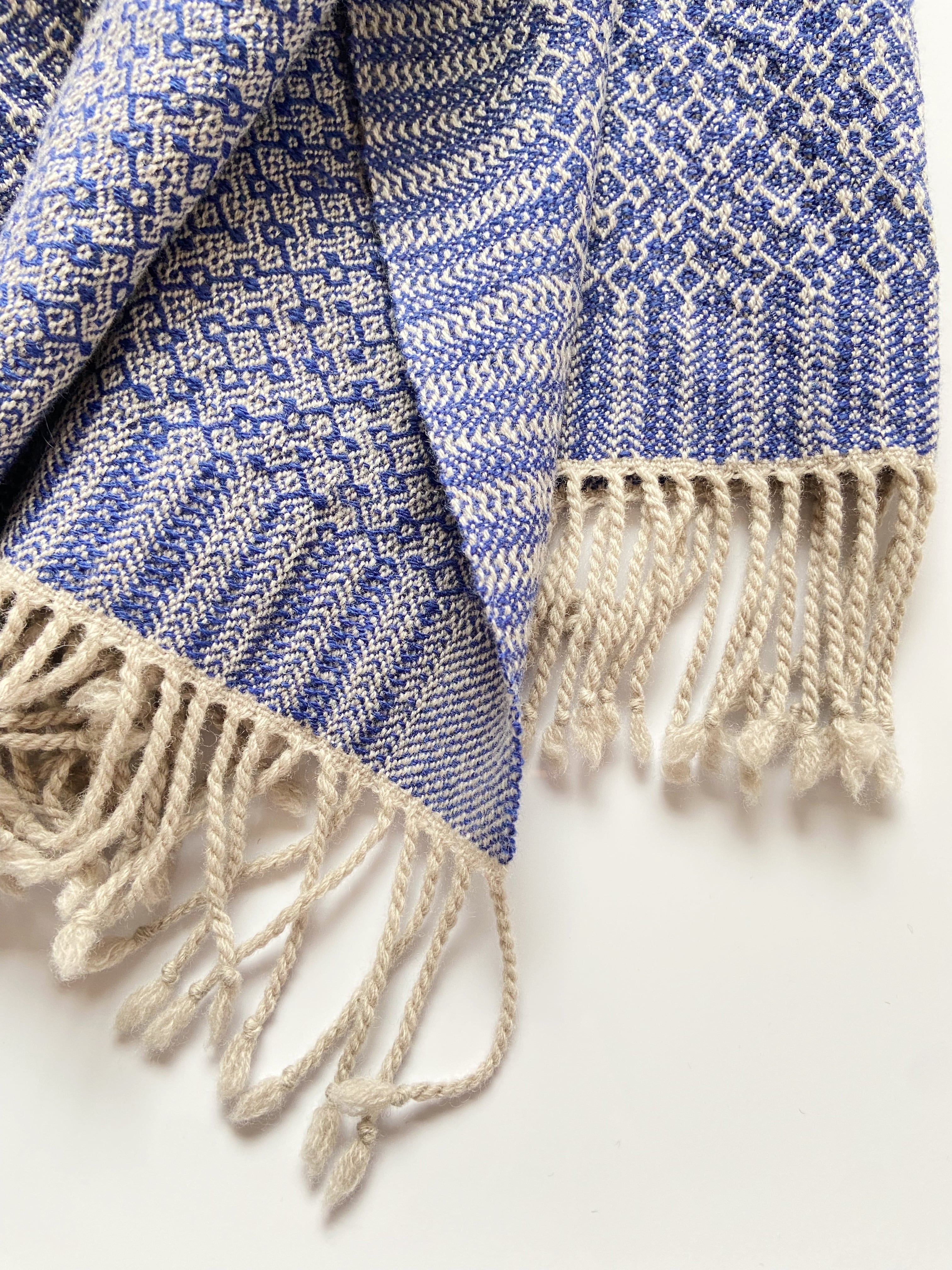 HOVELLE California 壁掛け　ショール　クロス　トロピカルカラー Hand-woven lambswool scarf Rocca Blue / 手織りのラムショール
