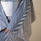 「時雨の浜辺」大矢羽柄〜洗えるきもの（シルジェリー格子柄）〜